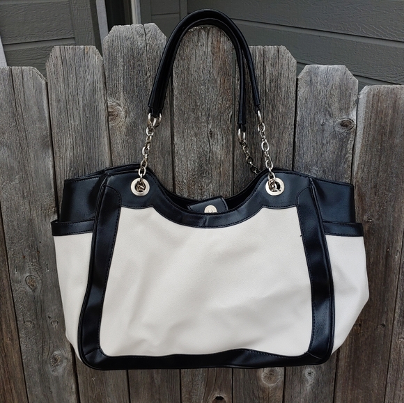 Handbags - Large white and black purse part chain straps
